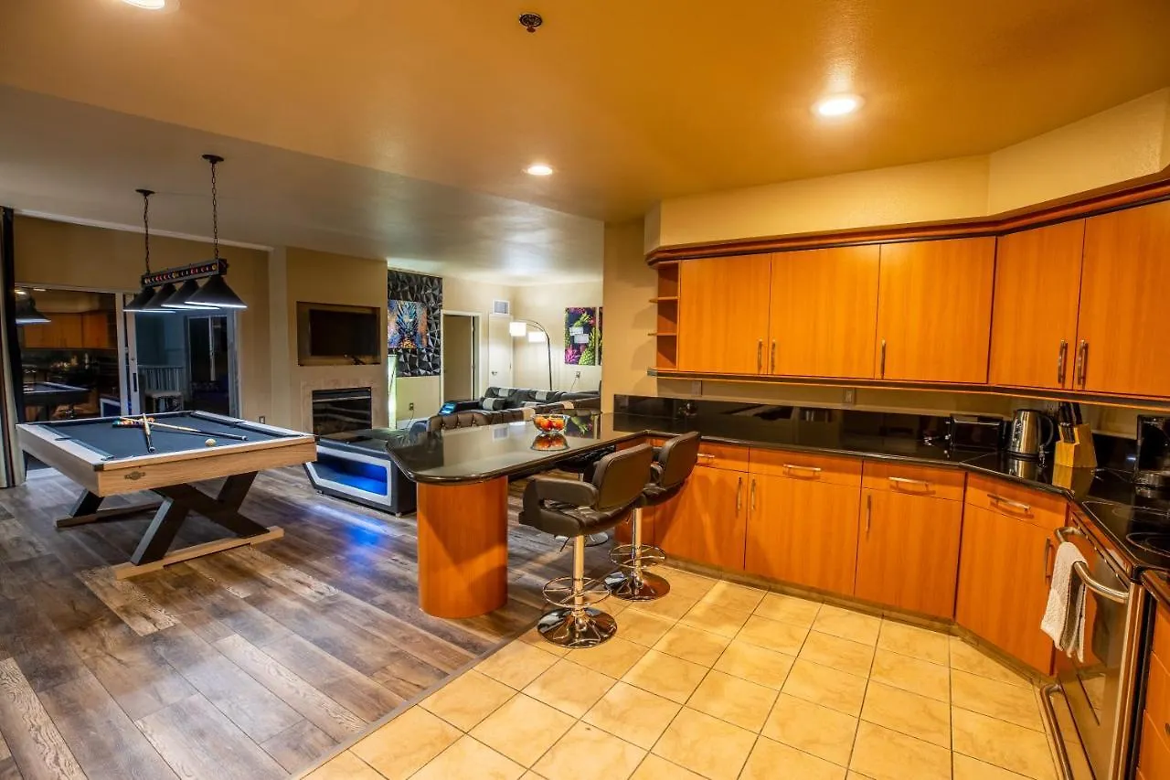 2100 Sqft Penthouse Suite W/ Strip Views! Pool Gym Las Vegas 0*,