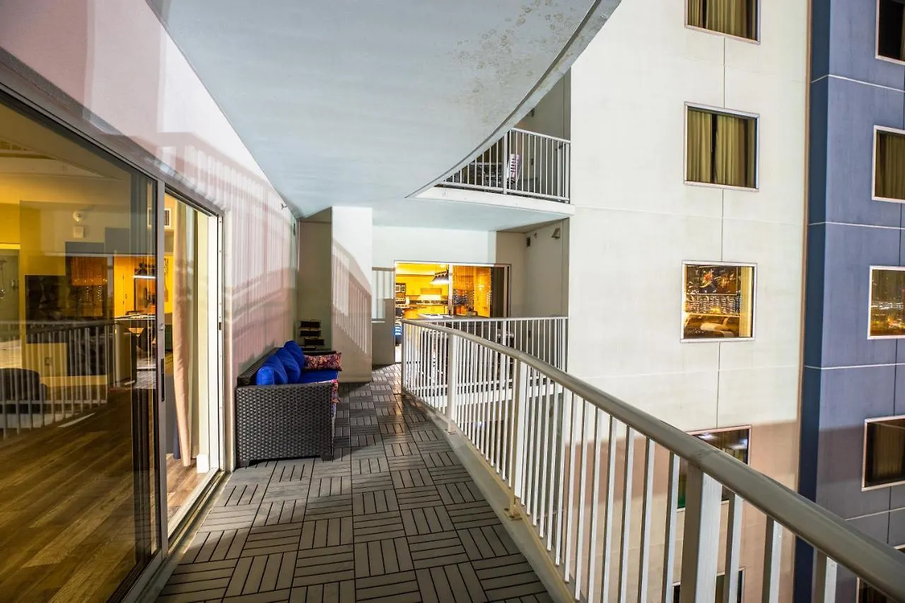 2100 Sqft Penthouse Suite W/ Strip Views! Pool Gym Las Vegas